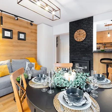 Apartamento Vacationclub - Komuny Paryskiej 30 3 *